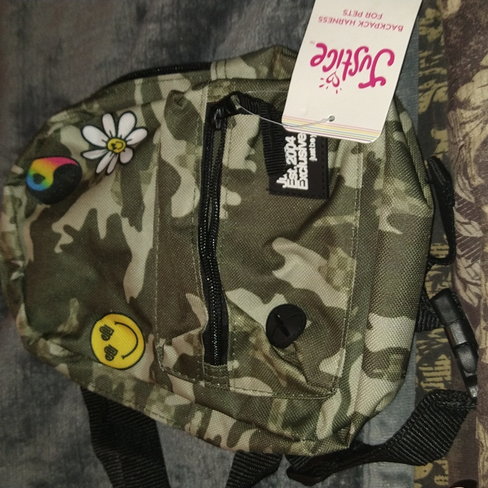 Justice backpack for pets New